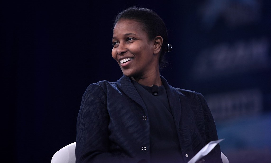Ex-muçulmana e ateia, a famosa escritora Ayaan Hirsi Ali se converte ao Cristianismo