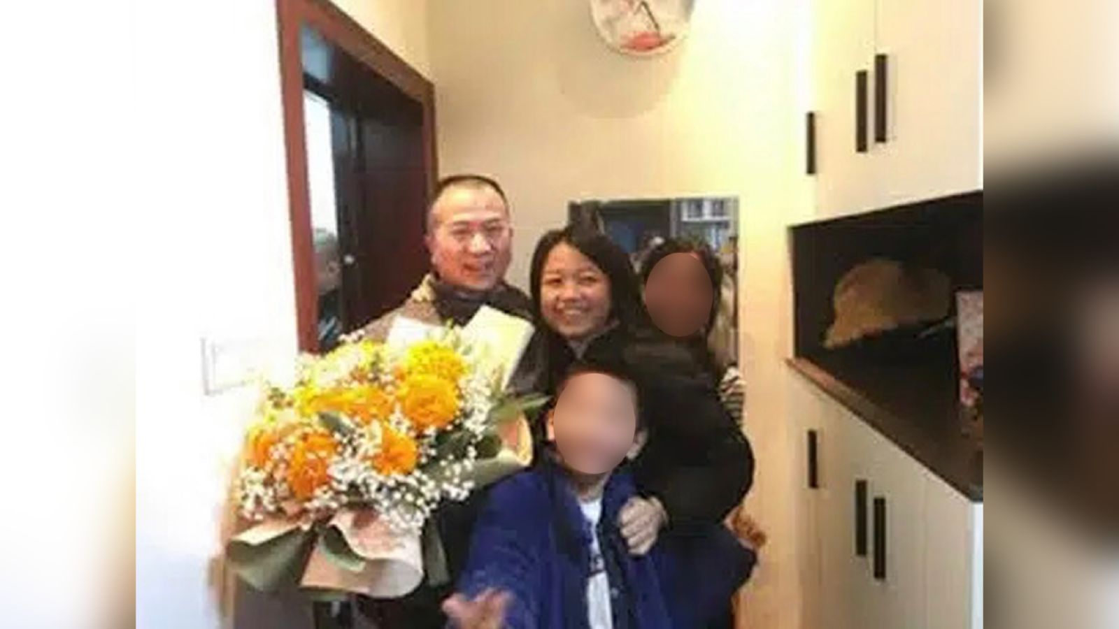 Após 10 dias detido, cristão preso na China é liberto e reencontra a família  
