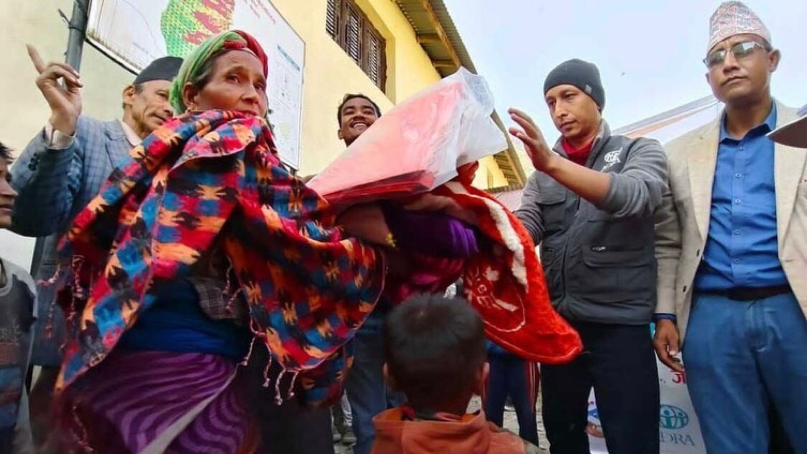 Missionários ajudam sobreviventes de terremoto no Nepal: “As pessoas estão com medo”