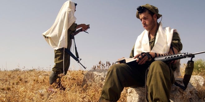 Soldado israelense faz pausa para orar e recebe livramento de ataque