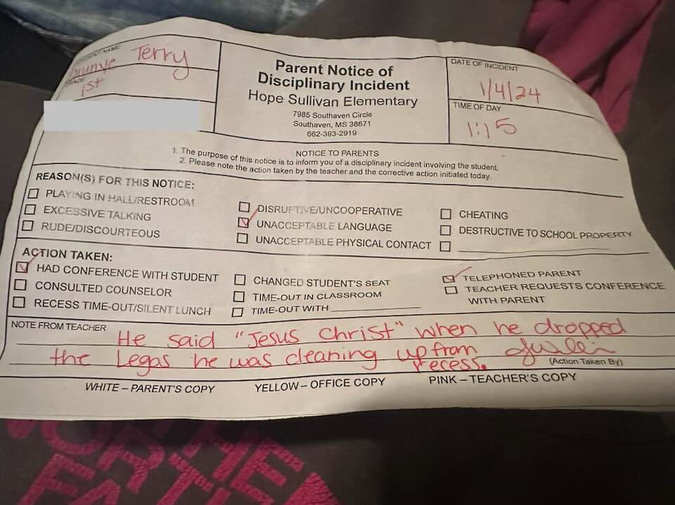 Parte do relatório da Escola Primária Hope Sullivan, intitulado “Aviso aos Pais sobre Incidente Disciplinar”. (Foto: Facebook/Shonna Coleman)