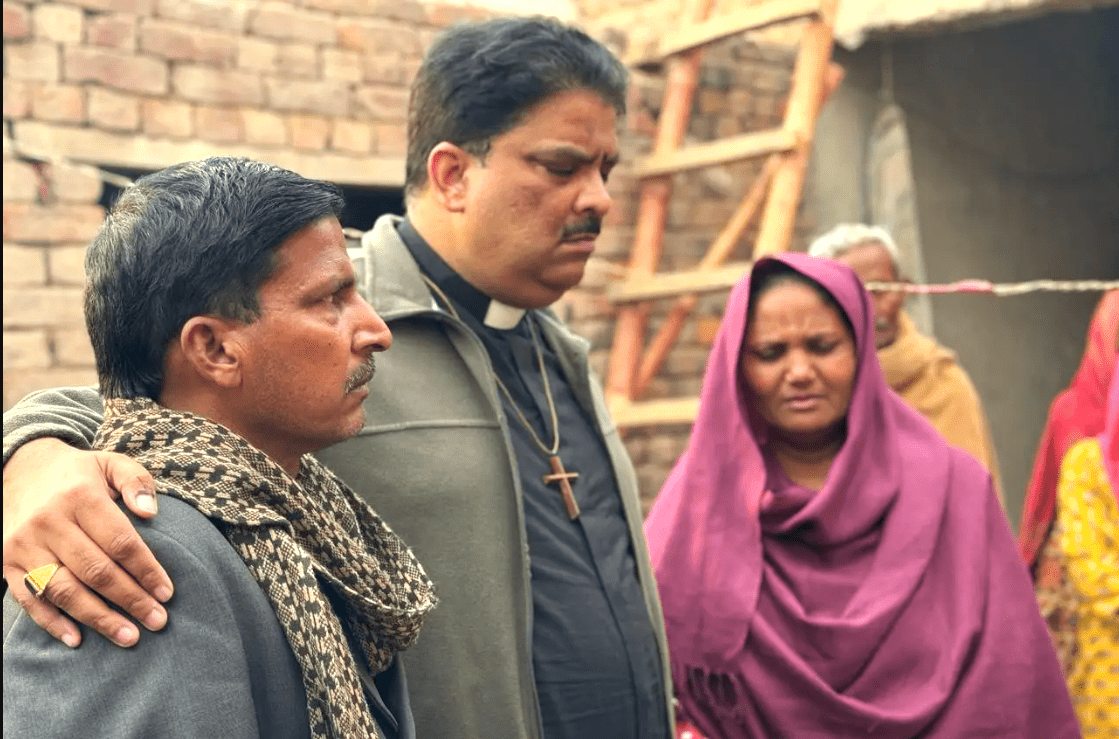 Cristãos têm casas atingidas por coquetel molotov e tiros no Paquistão