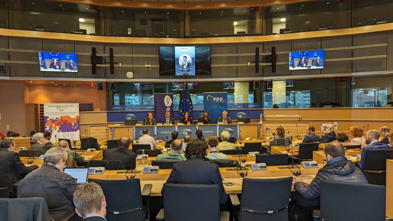 Deputados europeus ouviram o testemunho de vários cristãos. (Foto: Portas Abertas)