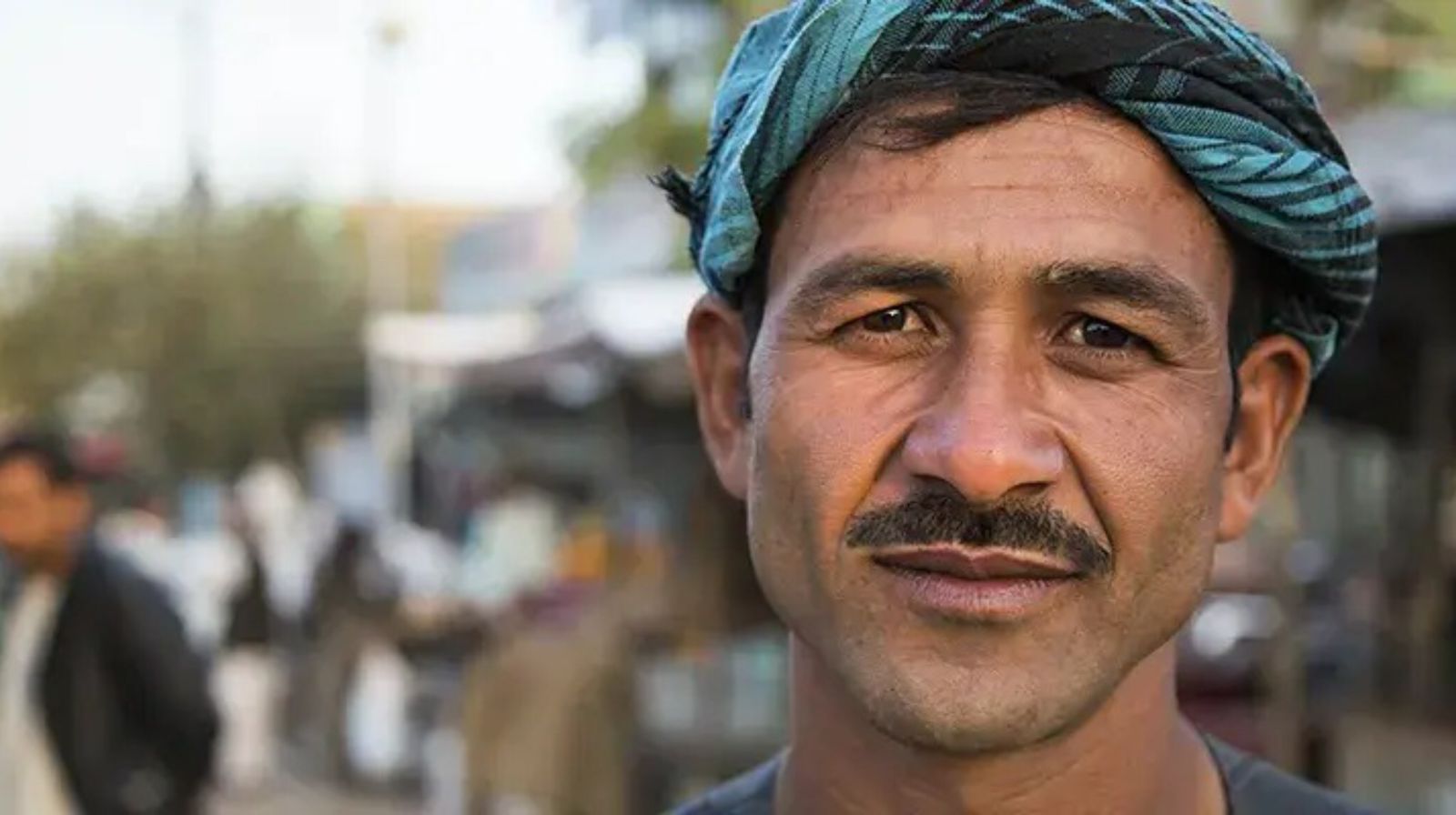 Viciado se converte e cria missão para libertar cristãos de trabalho forçado no Paquistão