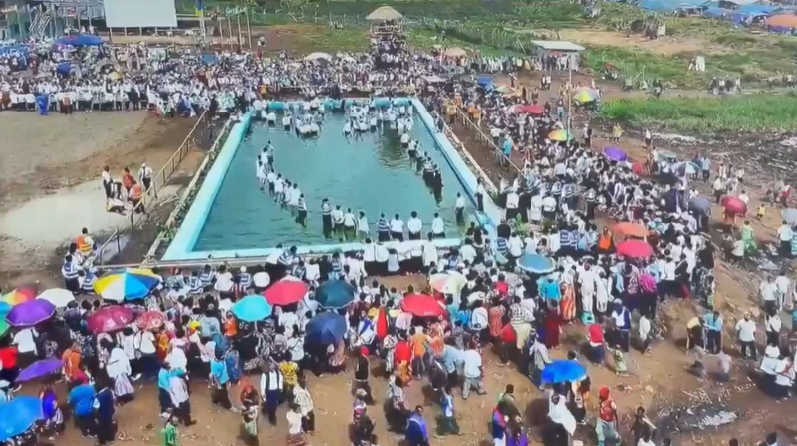 Mais de 300.000 pessoas foram batizadas em Papua Nova Guiné em 2024: “É o poder de Deus”