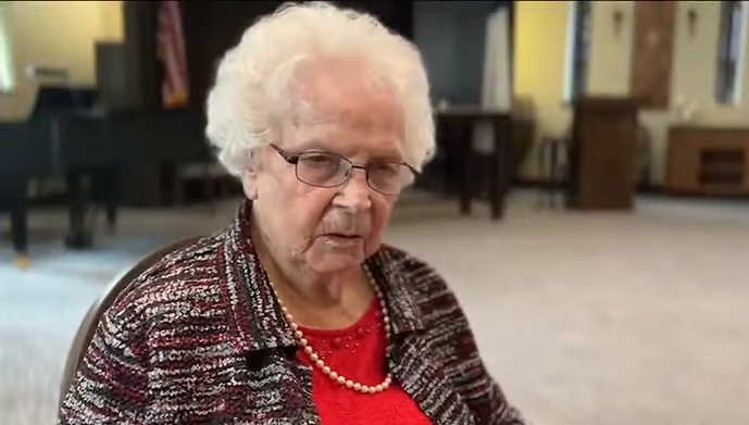 Idosa de 106 anos aponta para Deus como o segredo de uma vida longa