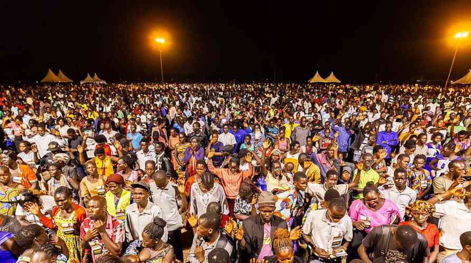 Quase 80.000 pessoas aceitam Jesus durante ações evangelísticas em Uganda