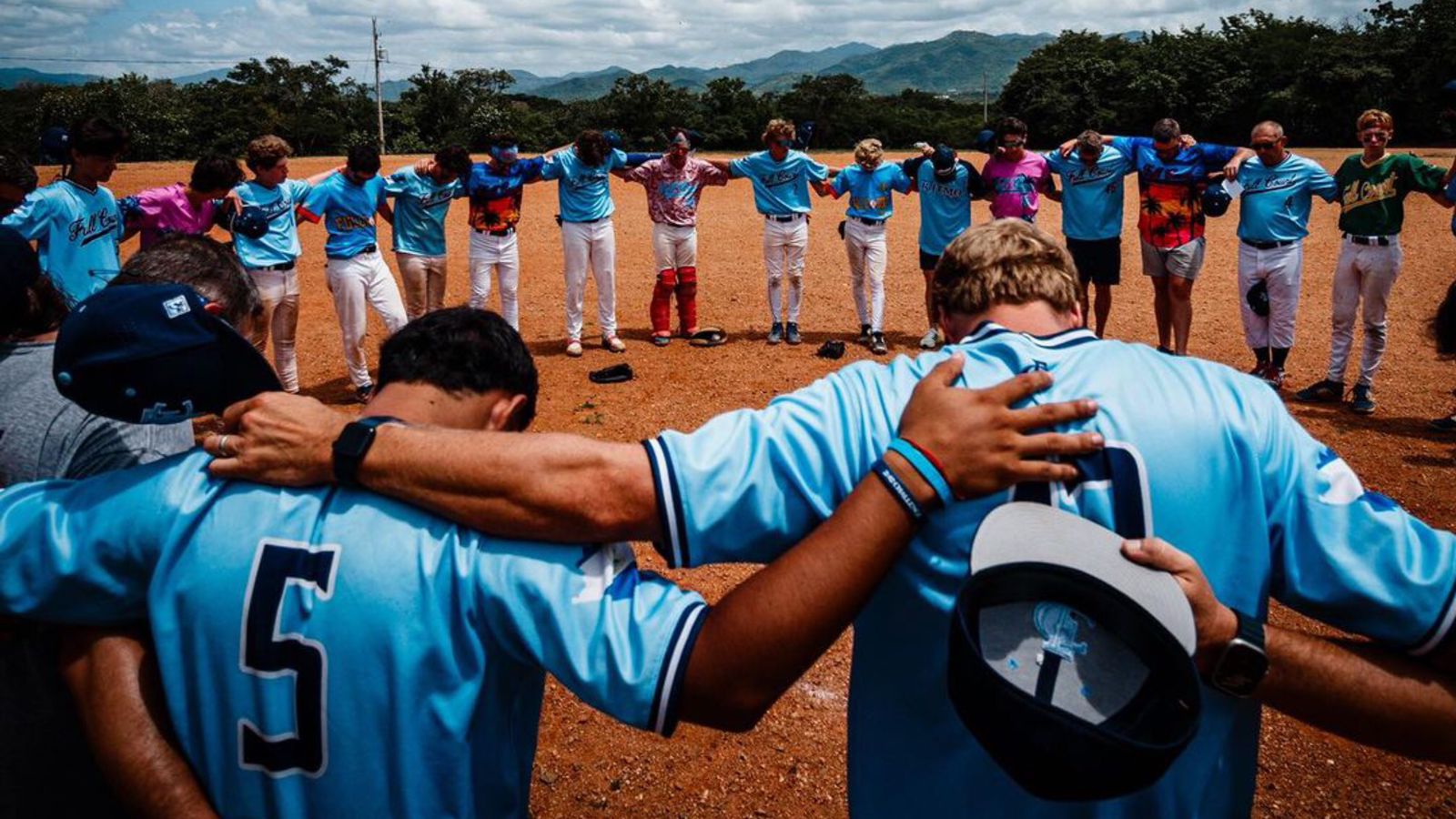 Time missionário prega Jesus através do beisebol: ‘Somos movidos por Ele’
