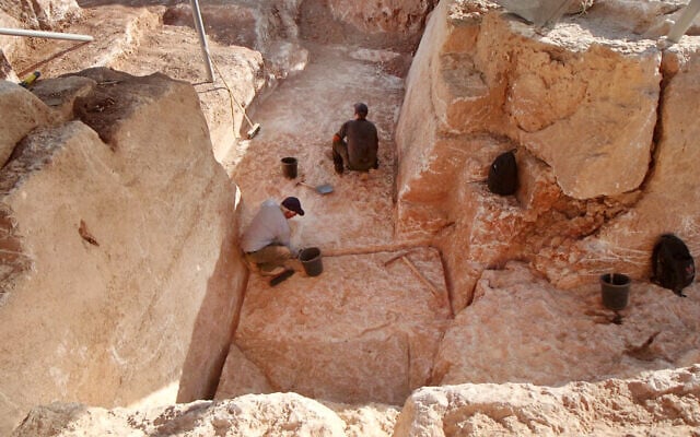 Arqueólogos escavam pedras que podem ter sido usadas em estradas percorridas por Jesus