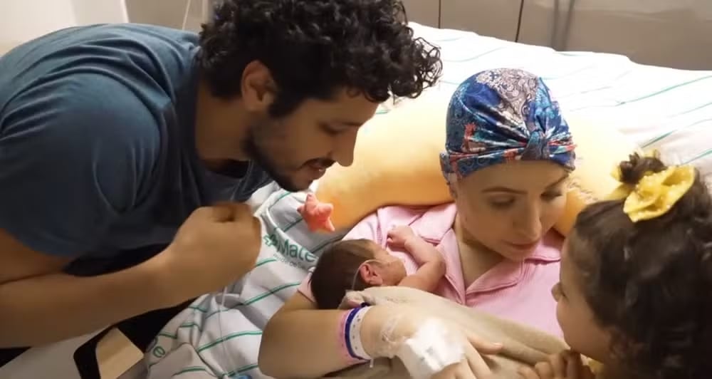 Camila Campos e a família. (Foto: Redes Sociais).