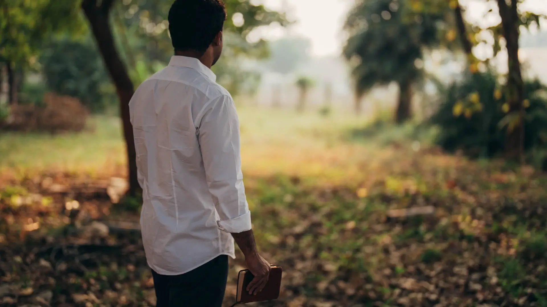 Após cura de esposa, indiano se converte e vira pastor perseguido: “Deus está comigo”