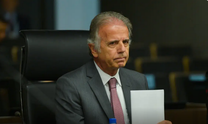 Ministro diz que não pode aprovar licitação vencida por judeus por questões ideológicas