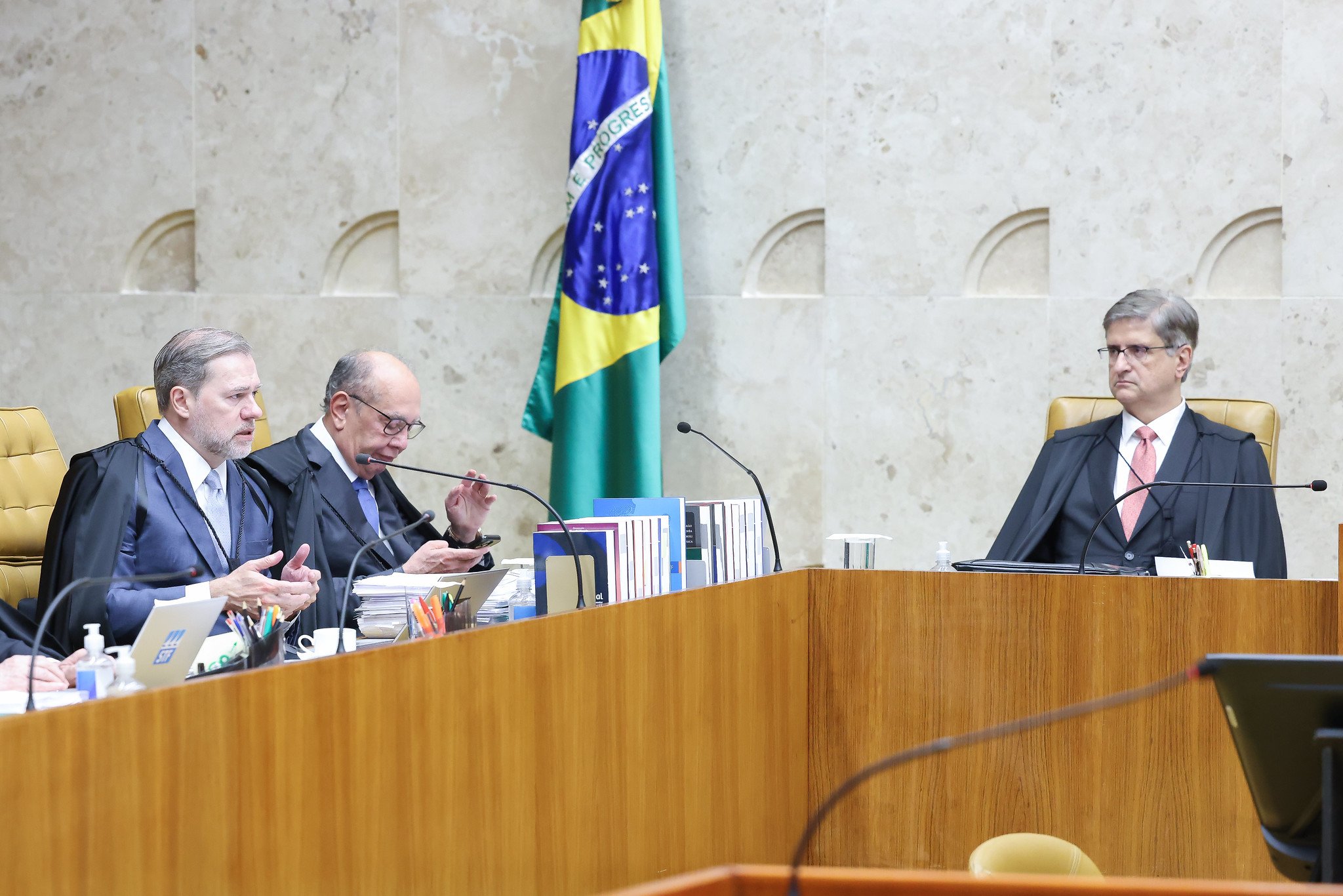 STF decide que lei que proíbe linguagem neutra em escolas é inconstitucional