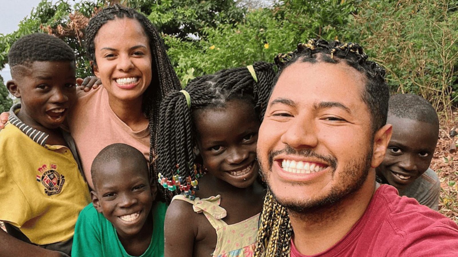 Casal brasileiro dedica as férias a missões pelo mundo: “Servir é a nossa forma de viver”