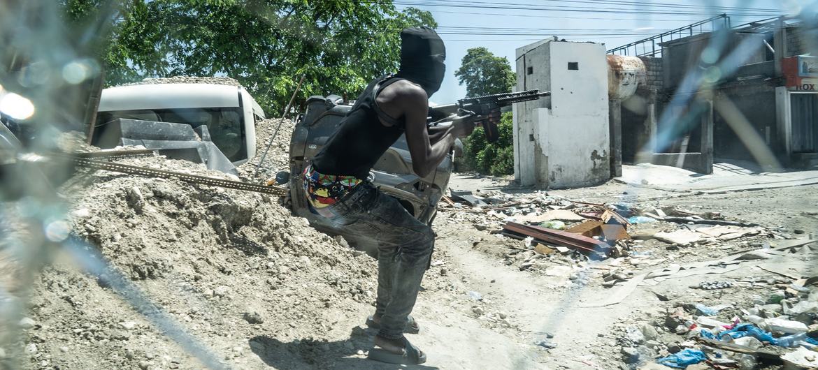 Metade das crianças do Haiti estão em gangues e pastor atua para resgatá-las