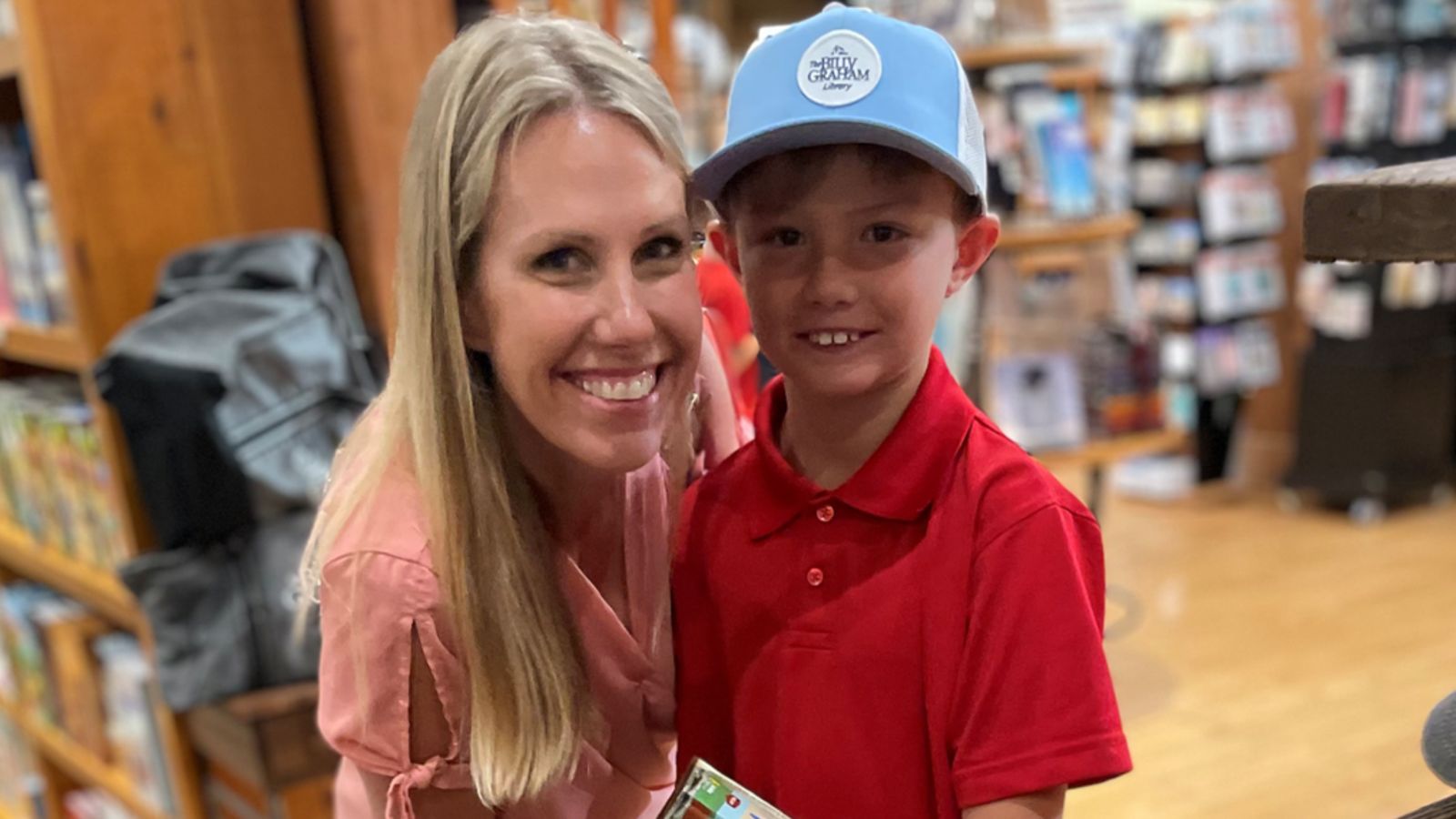 Menino de 9 anos aceita Jesus durante excursão à Biblioteca Billy Graham