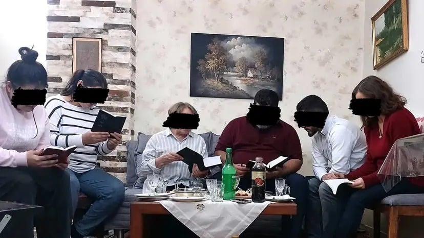 2.000 iranianos aceitam Jesus por dia, relata Sociedade Bíblica