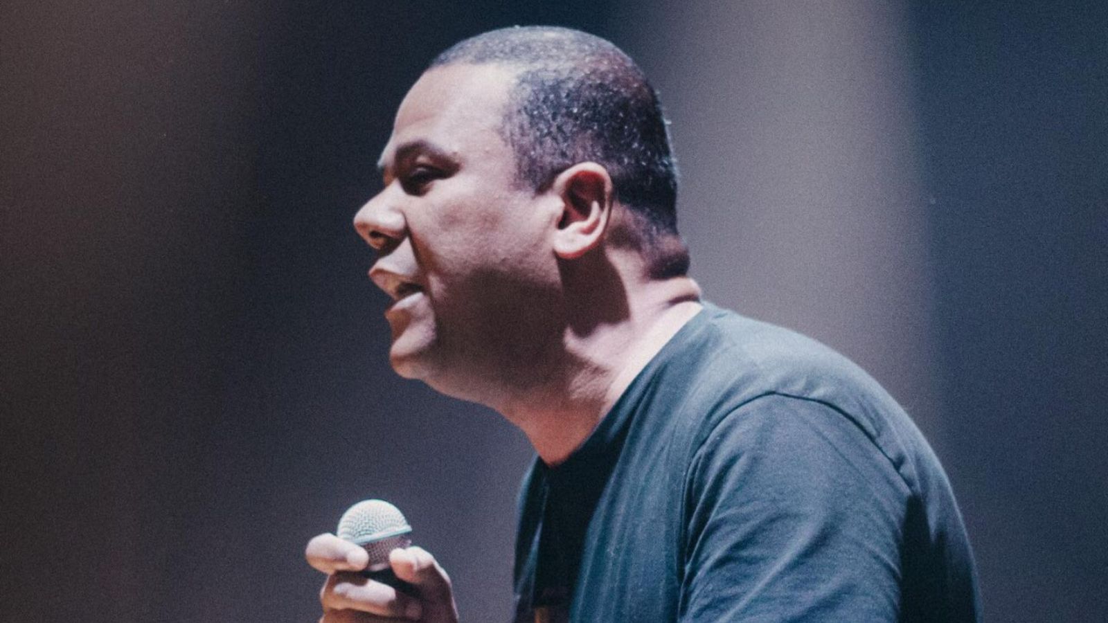 “Ignorar a batalha espiritual é um erro, mas exagerar também é”, alerta pastor 