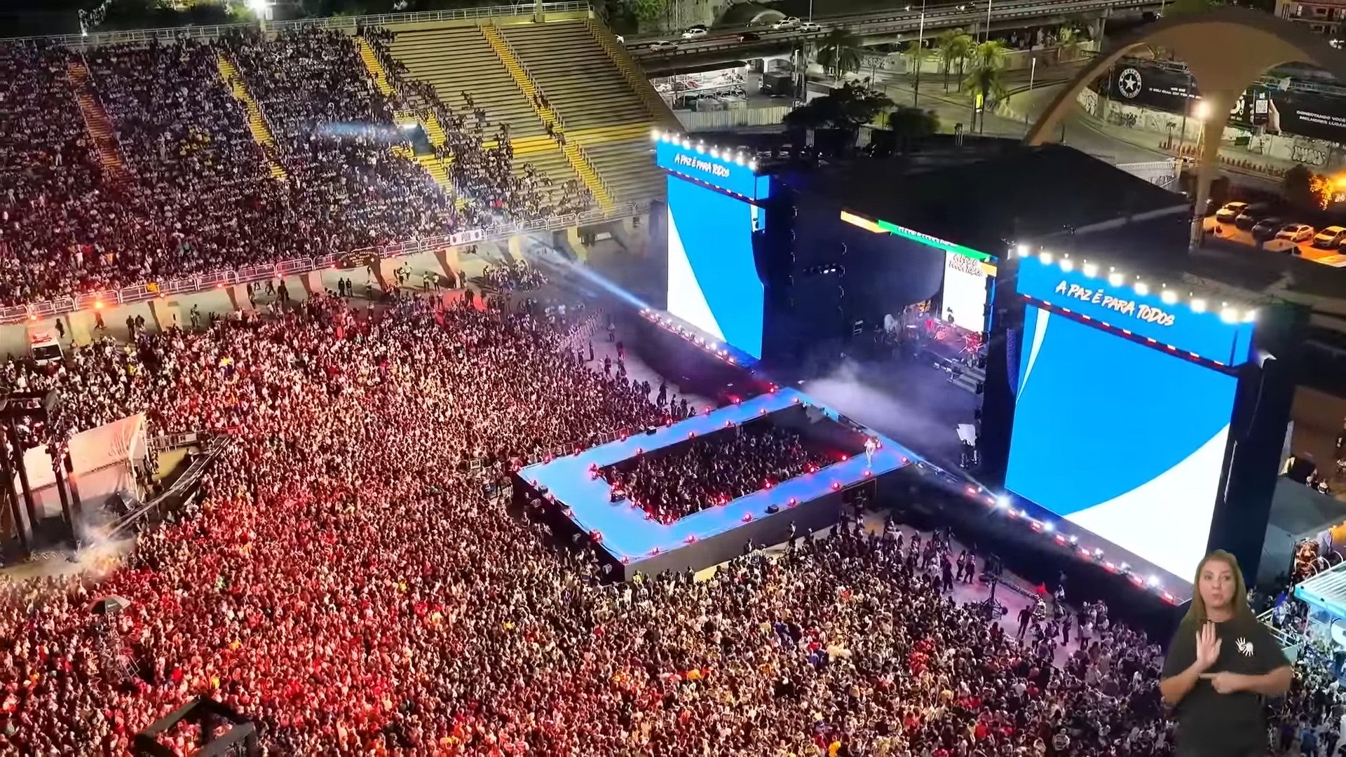 Marcha para Jesus leva 300 mil pessoas às ruas do Rio de Janeiro