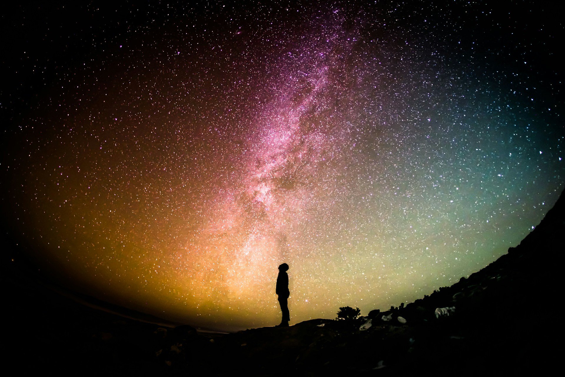 Mais de um quarto dos cristãos nos EUA acredita em astrologia, diz estudo