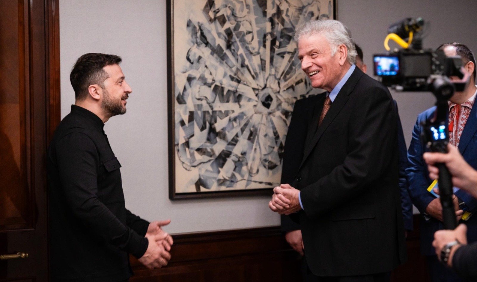 Franklin Graham ora por Zelensky em encontro na Alemanha: “Oramos pela paz”