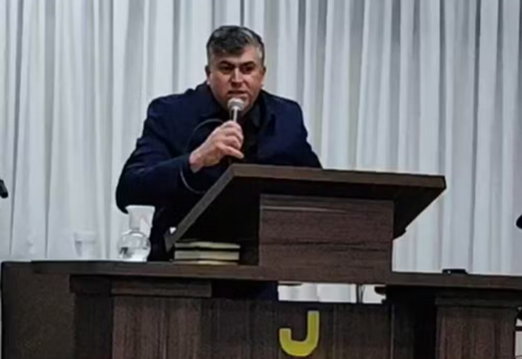 Pastor morre durante pregação em igreja: ‘Foi um instrumento de Deus na terra’
