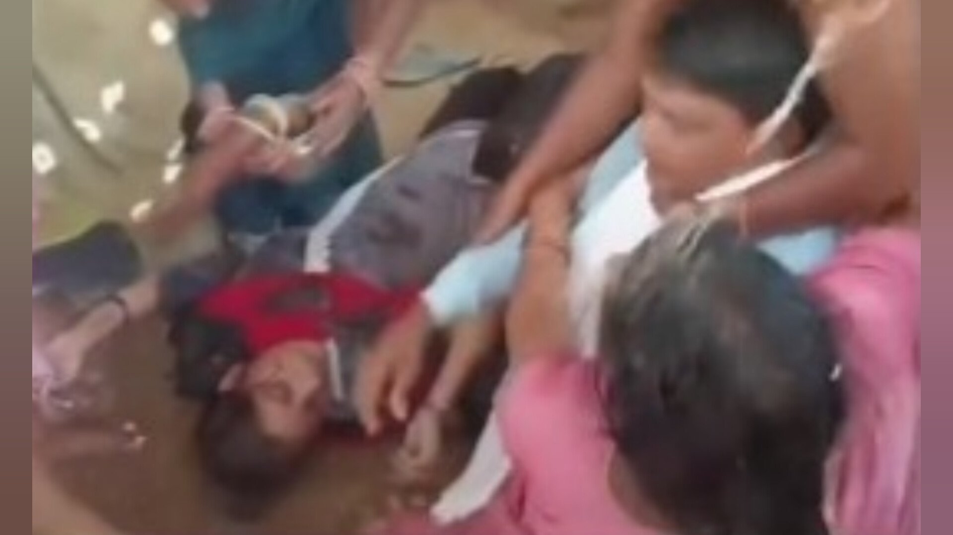 Cristãos são espancados durante culto em ataque à igreja na Índia