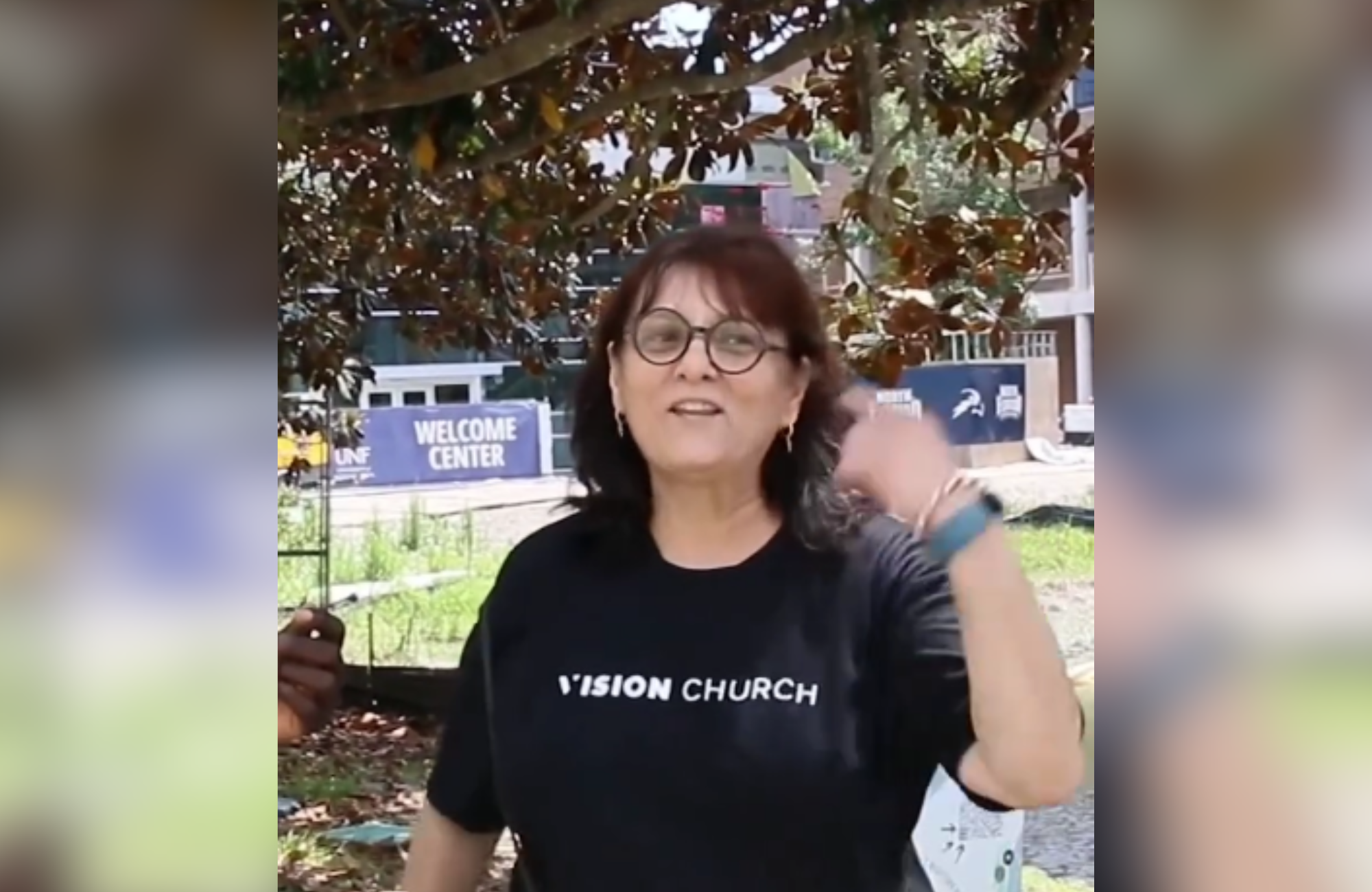 Após ver Jesus em sonho, ex-muçulmana vai para igreja e se torna evangelista