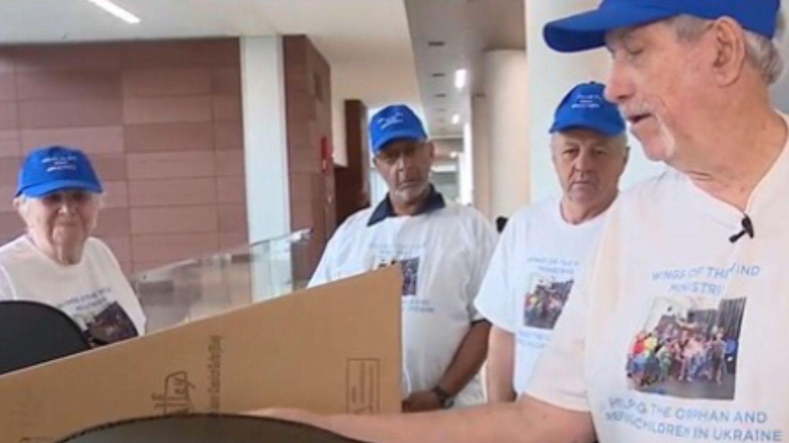 Idosos fazem missões entre órfãos na Ucrânia: “Devemos cuidar das crianças”