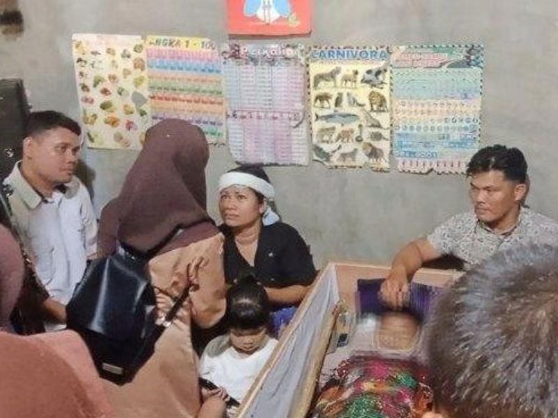 Menino de 8 anos morre dias após ser espancado por adolescentes devido à sua fé em Jesus