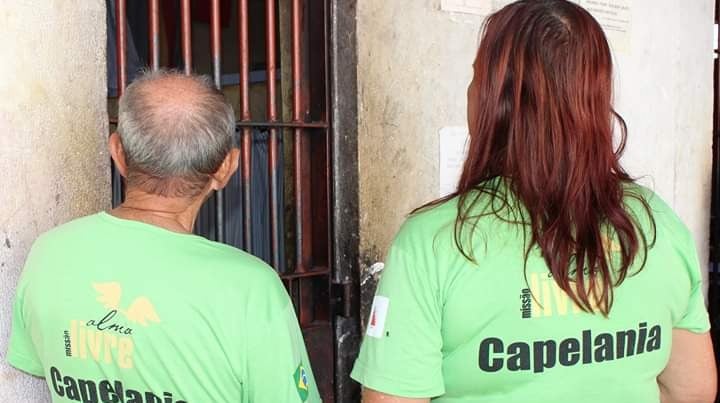 Comissão da Câmara aprova projeto que suspende proibição de evangelismo em presídios