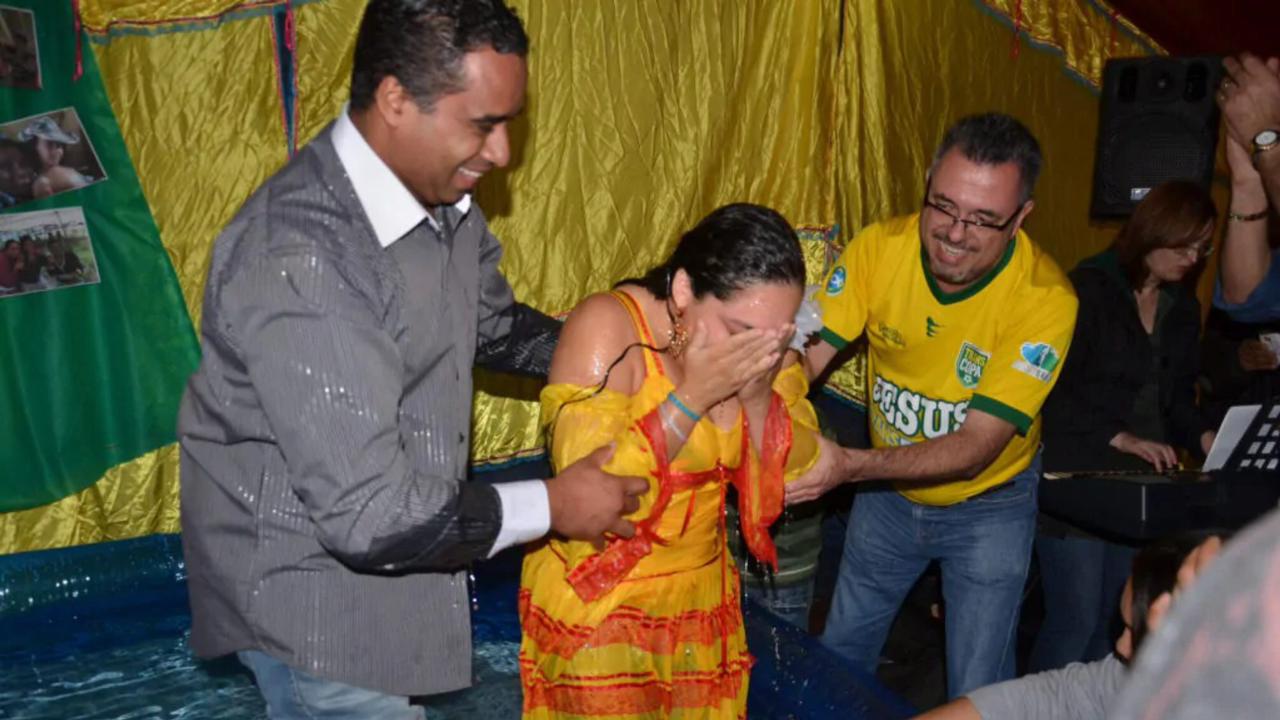 Missionários celebram batismos entre ciganos no Brasil: “Deus tem feito maravilhas”