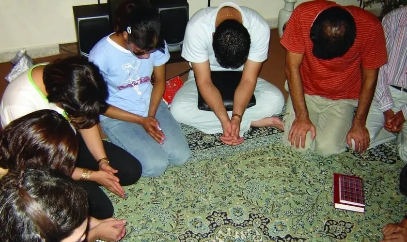 Mesmo sob ditadura e guerra, Irã tem a igreja que mais cresce no mundo