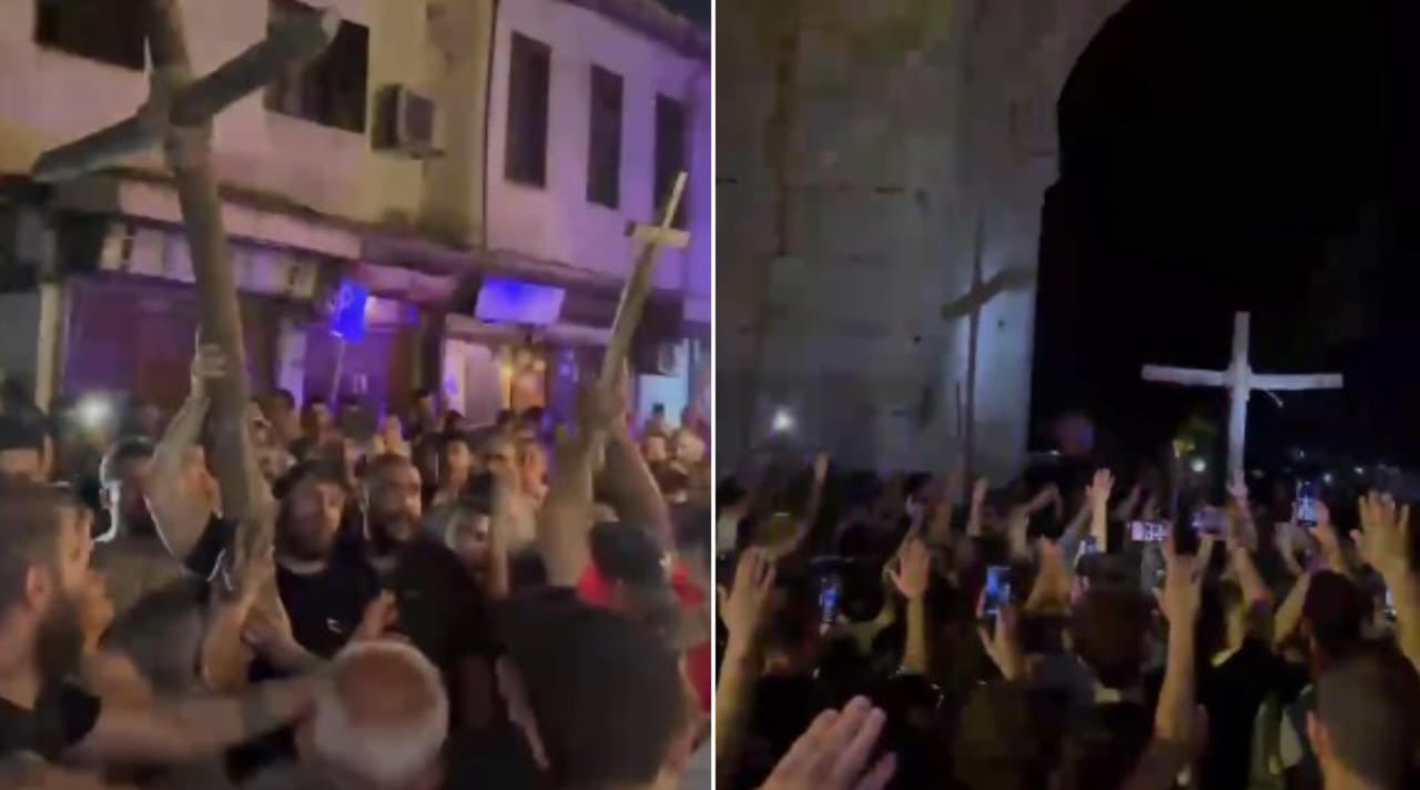 Cristãos vão às ruas após ataque terrorista em igreja na Síria: “Somos soldados de Cristo