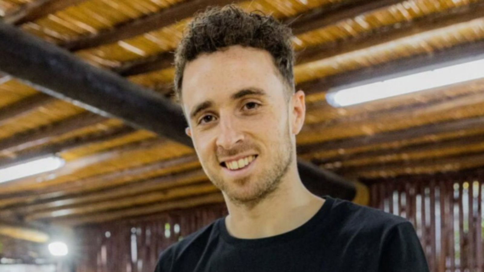 Fãs se reúnem para orar após morte de Diogo Jota e 54 pessoas aceitam Jesus