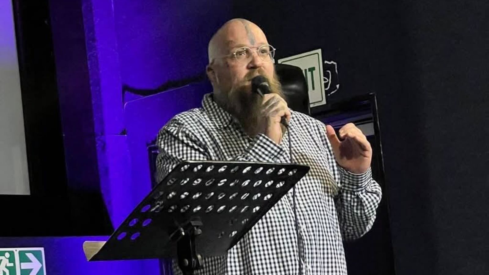 Ex-satanista diz que filhos são protegidos de ataques quando pais oram com autoridade