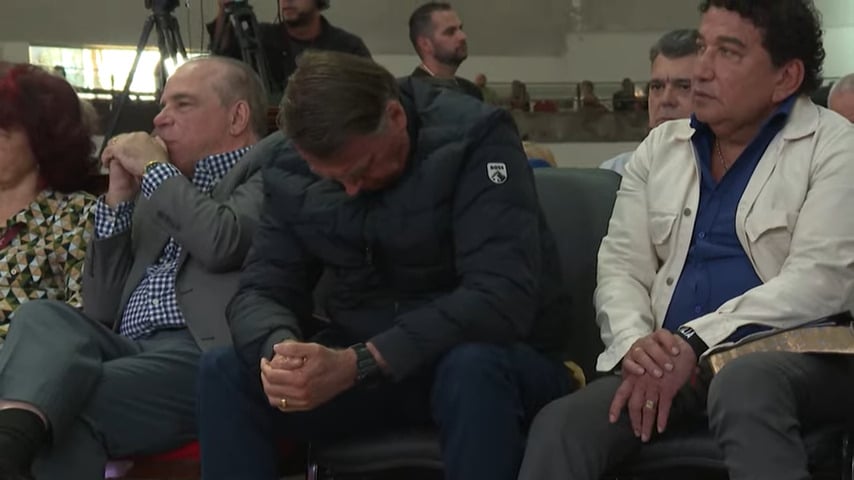 Bolsonaro, tornozeleira e culto evangélico: Até onde vai a violência simbólica a uma família?