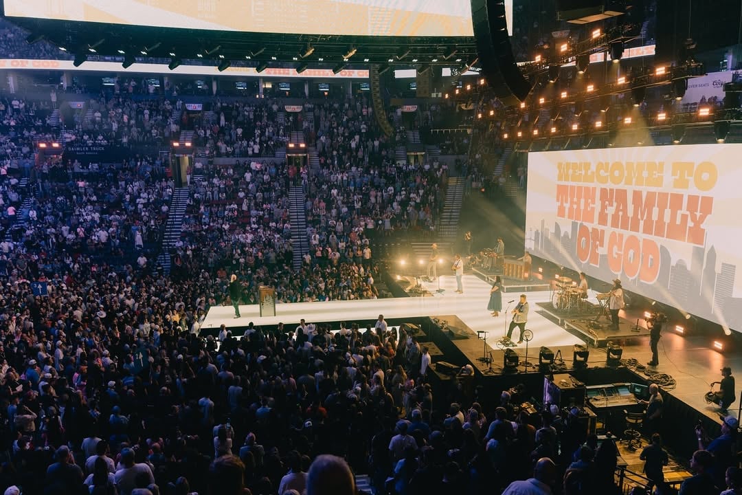 3.200 se rendem a Jesus em cruzada em cidade progressista dos EUA: ‘Fome espiritual’