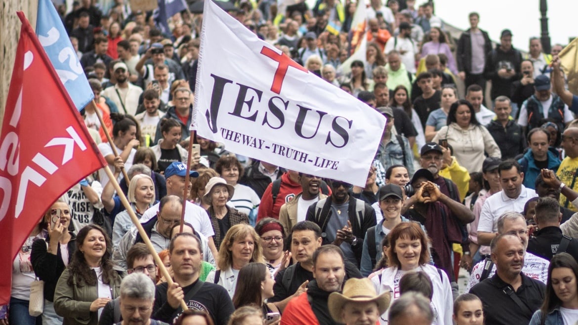 Marcha para Jesus leva centenas de pessoas pelas ruas da capital da República Tcheca
