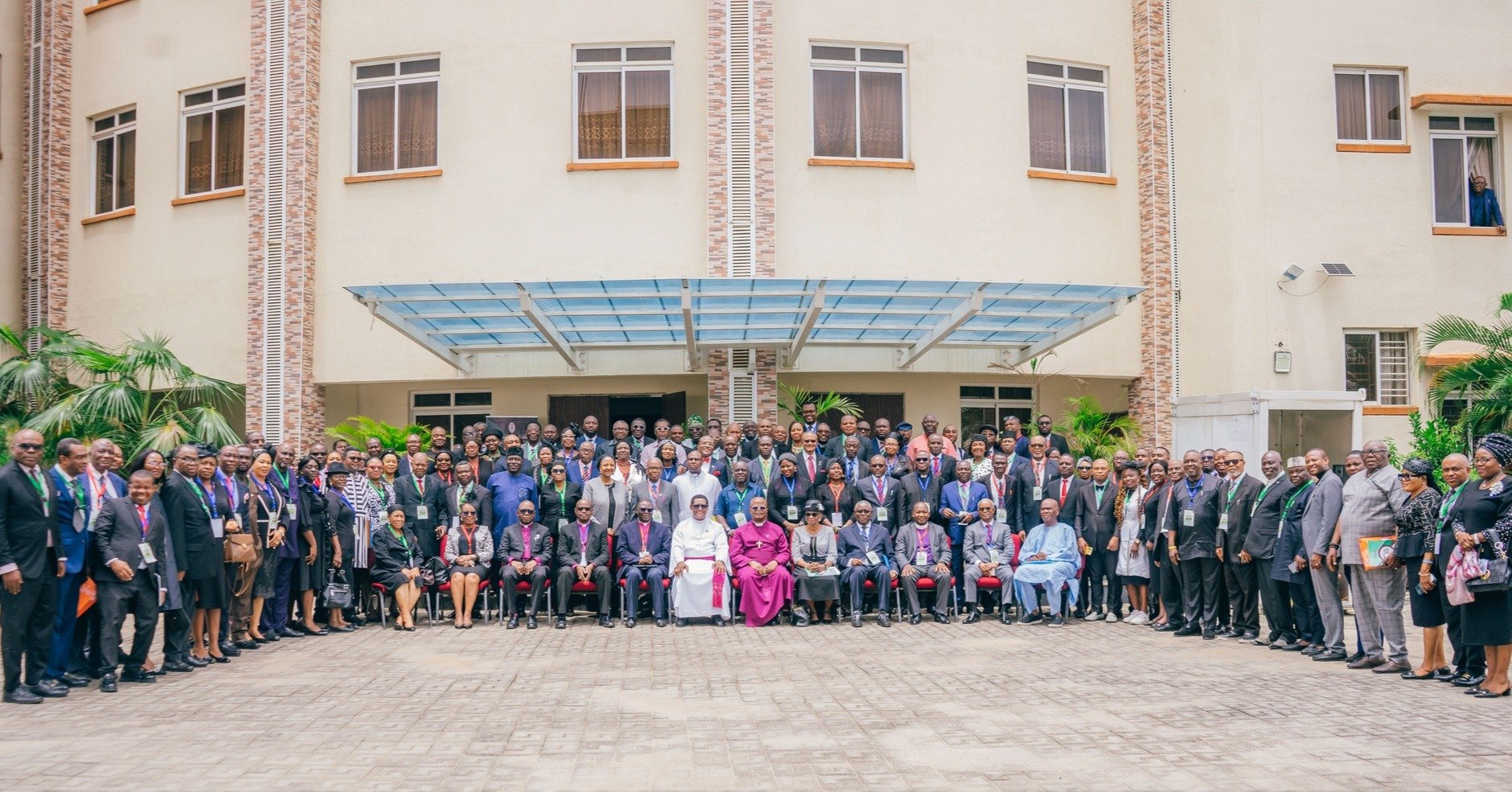 Igreja Anglicana da Nigéria rompe com Igreja do País de Gales por permitir líder LGBT