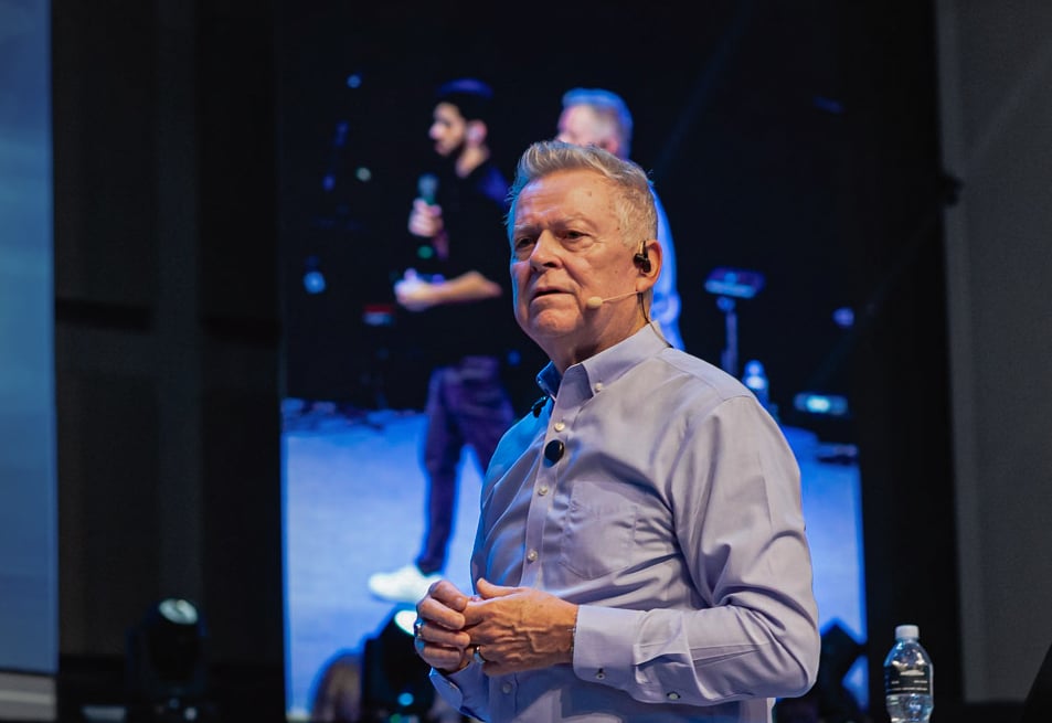 “Uma onda de avivamento começará no Brasil em adoração e arrependimento”, diz Randy Clark