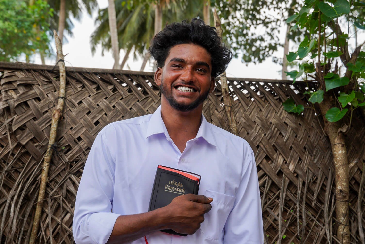 Gângster aceita Jesus em prisão no Sri Lanka: “Ele salvou minha vida e me deu paz”