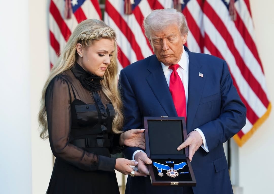 Trump homenageia Charlie Kirk com a mais alta honraria civil dos EUA