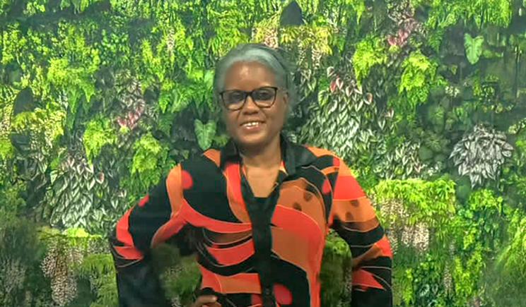 Mulher é curada de câncer de mama após profecia: ‘Jesus foi meu médico’