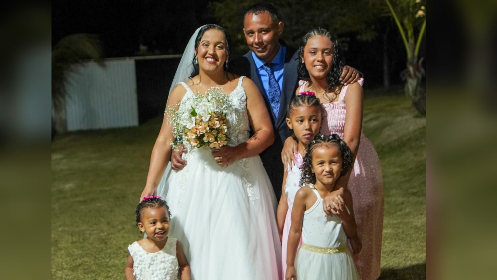 Casal supera vícios e celebra casamento em base missionária: ‘Jesus mudou nossas vidas’