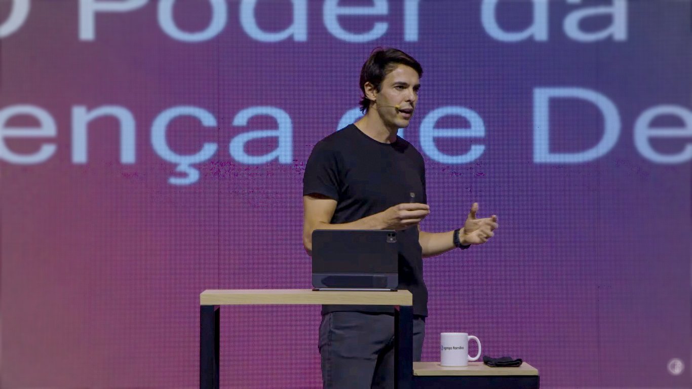 Kaká diz que firmou sua identidade na pior fase no futebol: ‘Entendi que era filho de Deus’