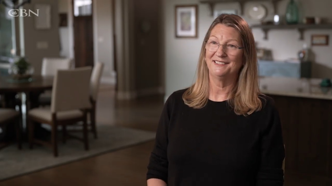 Câncer desaparece após mulher receber oração em igreja: 