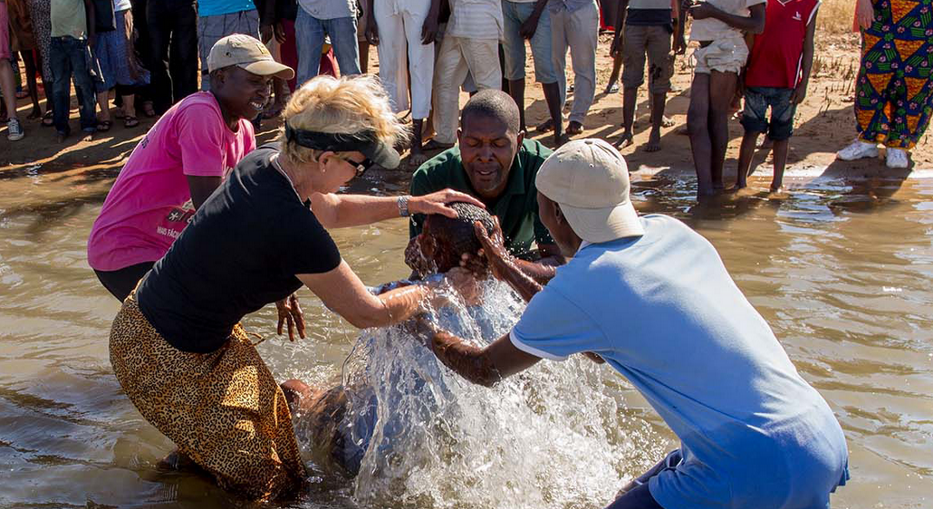 Heidi Baker diz que após perdoar terroristas em Moçambique, muitos se entregaram a Jesus