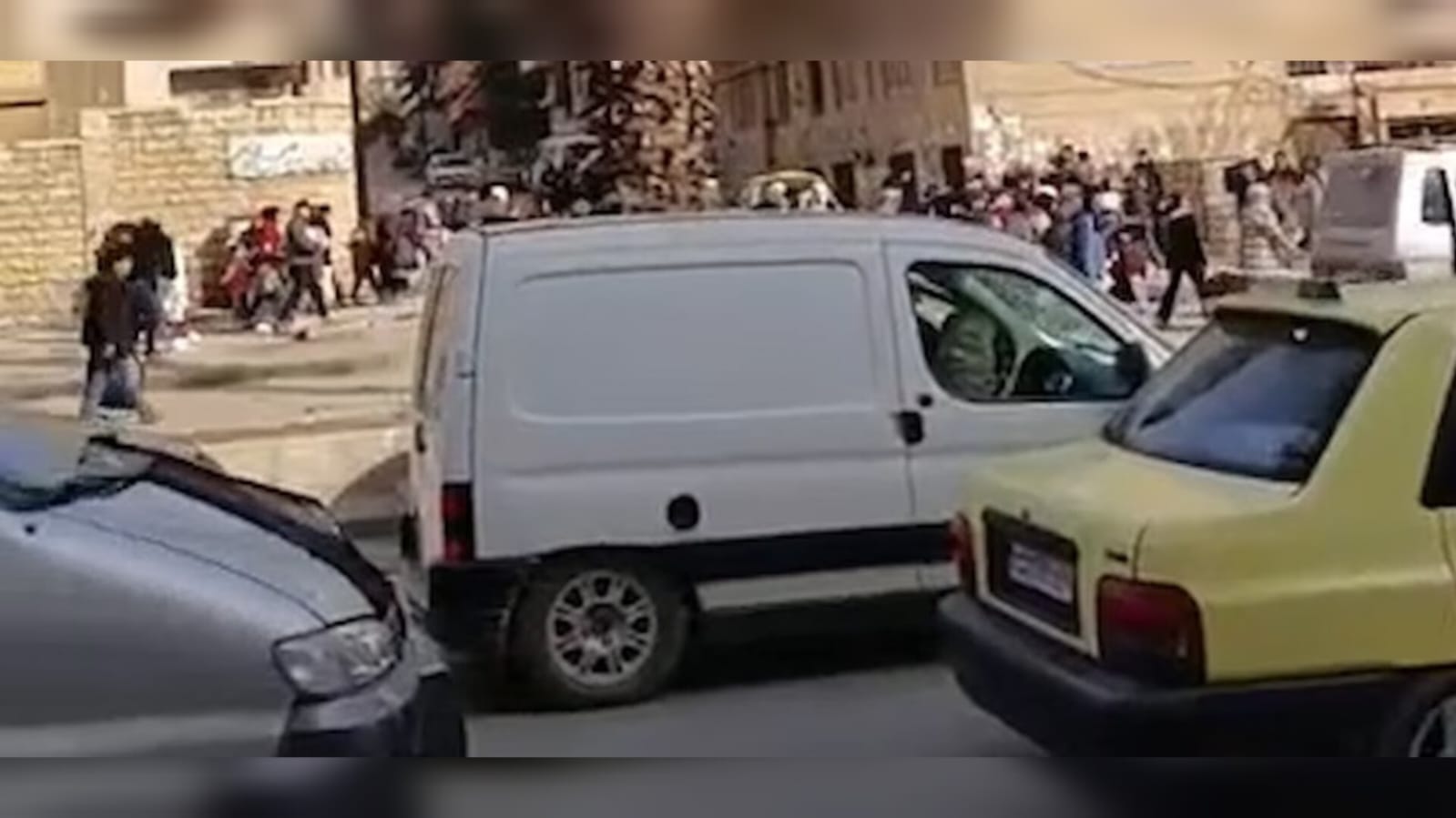 Cristãos fogem em massa de conflito na Síria: “Ore pela segurança deles”