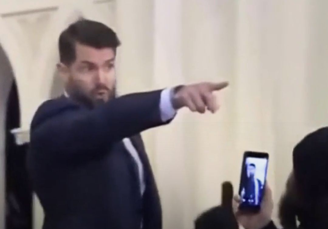 Pastor diz a ativistas que invadiram culto nos EUA: “Jesus é a única esperança do mundo”